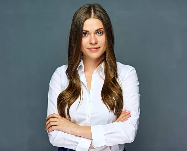 Mujer de negocios cruzó brazos retrato . —  Fotos de Stock