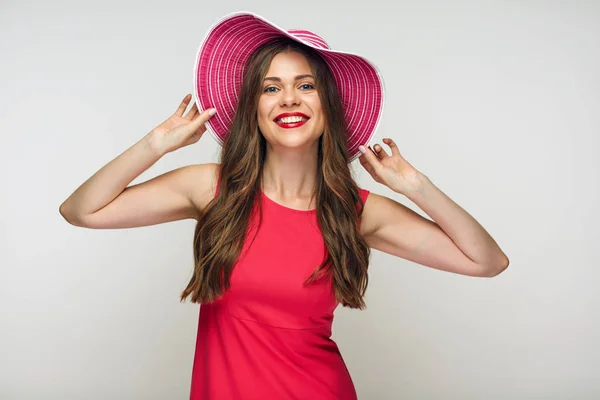 Kadın Giyiyor Rahat Kırmızı Elbise Büyük Yaz Şapka Dokunmadan Gülümseyen — Stok fotoğraf