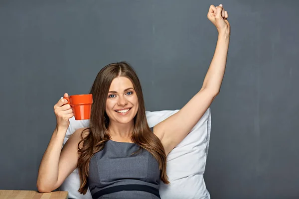 Zakenvrouw met koffiekopje — Stockfoto