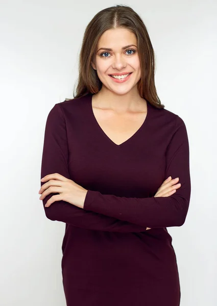 Sorrindo Mulher Vestindo Vestido Marrom Com Braços Cruzados Isolado Fundo — Fotografia de Stock