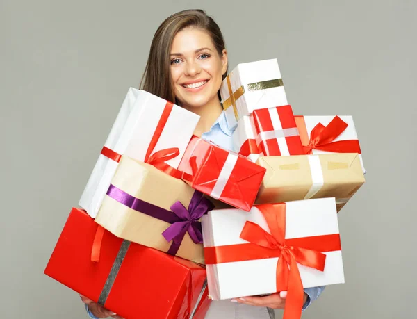 Donna Affari Sorridente Abiti Lavoro Possesso Mucchio Scatole Regalo — Foto Stock