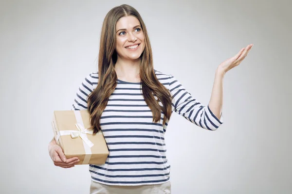 Smiling Pregnant Woman Striped Shirt Holding Gift Box — Stock Photo, Image