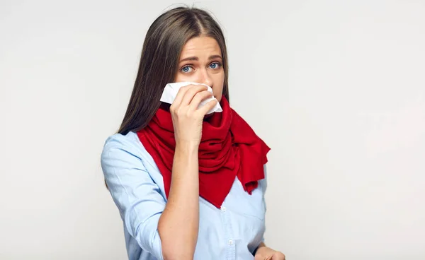 Ziekte Vrouw Blazen Neus Het Papier Weefsel Lichte Achtergrond — Stockfoto