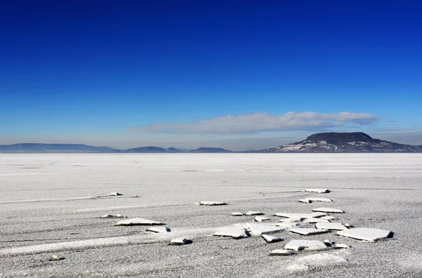 겨울 시간 발라 톤 호수 — 스톡 사진