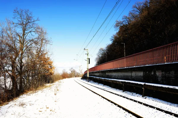 Detalle de la línea ferroviaria en invierno —  Fotos de Stock