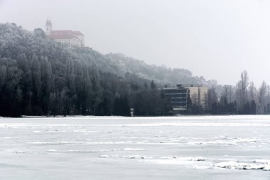 Tihany, kış zamanında Balaton Gölü