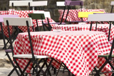 Açık restoranda İlkbahar, Macaristan