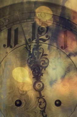 gece yarısı ve yeni yıla yakın!