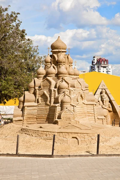 The exhibition of sand sculptures. Sculpture Church of the Trans — Stock Photo, Image