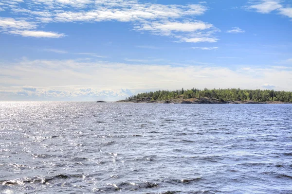 Onega-järvi. Vesimaisema — kuvapankkivalokuva