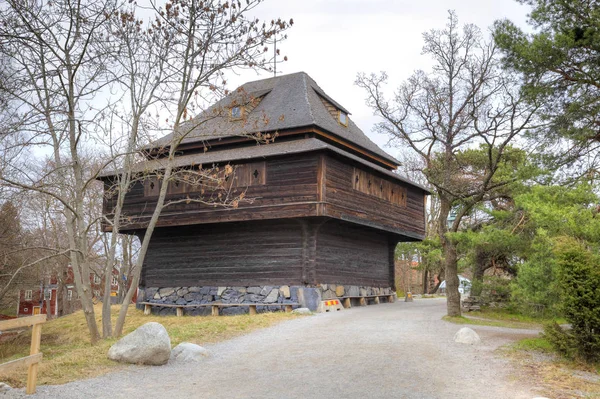 Wyspa Djurgarden, Stockholm. Skansen Muzeum. Wiejski dom — Zdjęcie stockowe