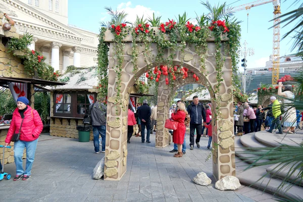 Ярмарка на театральной площади — стоковое фото