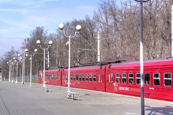 Aeroexpress은 도모데도보 공항 철도 역에서 — 스톡 사진