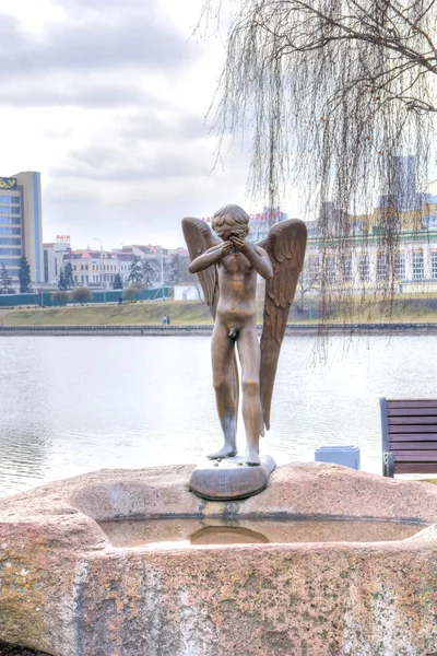 Минск. Плачущий ангел — стоковое фото