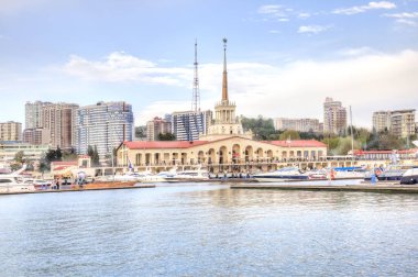 Şehir Sochi. Deniz bağlantı noktası