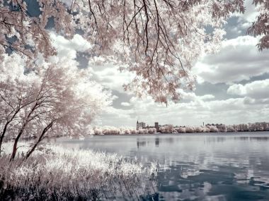 Lake beyaz. Kızılötesi fotoğraf