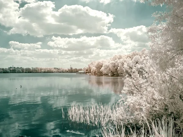 Lake White. Infrared photography — Stock Photo, Image
