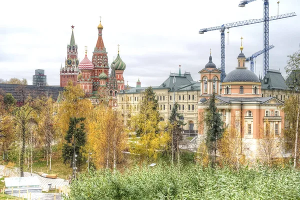 В Москве. Центр. Зарядье — стоковое фото