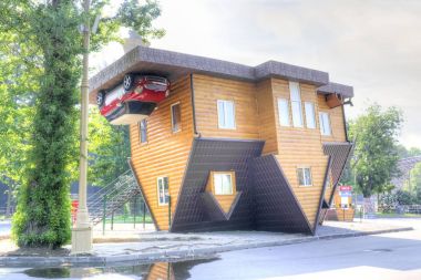 Olağandışı house adlı sergi başarıları, Ulusal Ekonomi