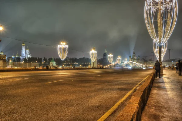 Bolshoy Moskvoretsky Köprüsü'nde Aydınlatmaları — Stok fotoğraf