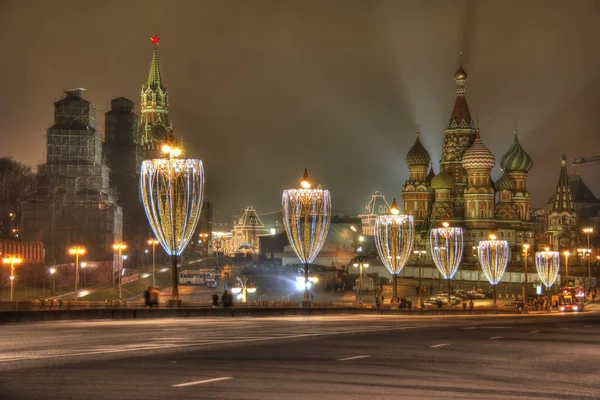 Iluminacje na Bolshoy Moskvoretsky Bridge — Zdjęcie stockowe