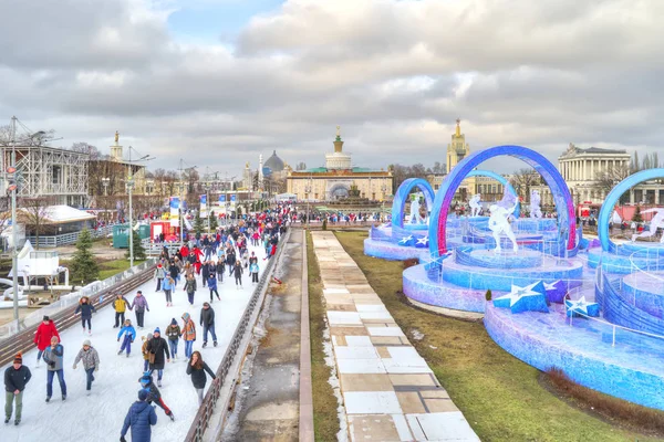 La pista di pattinaggio al VDNKh — Foto Stock