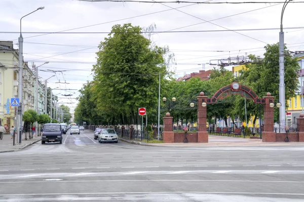 Jardín público en Prospekt Pobedy — Foto de Stock