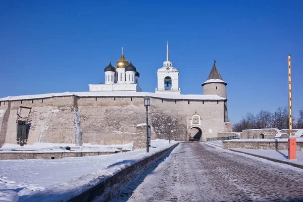 Der antike Kreml in der Stadt Pskow — Stockfoto