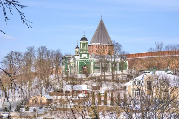 Smolensk. die Festungsmauer und der Turm von veselukha und die — Stockfoto