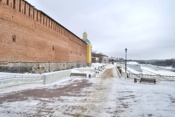 Embankment of the Don River. A muralha da fortaleza. Smolensk. — Fotografia de Stock