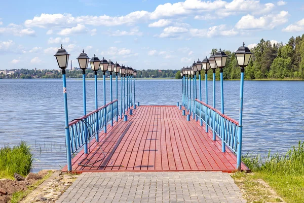 Kajplats vid Valdai sjön — Stockfoto