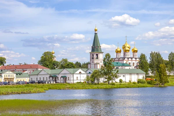 Valdai Iversky Bogoroditsky heliga sjön kloster — Stockfoto