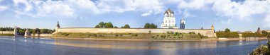 Velikaya Nehri Pskov. Pskov Krom (Kremlin). İyi akşamlar. Panoram