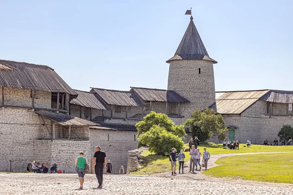 Pskov kentindeki antik Kremlin (Krom) — Stok fotoğraf