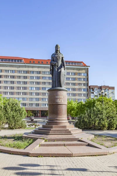 普斯科夫市 里兹斯基公园奥尔加公主纪念碑 — 图库照片