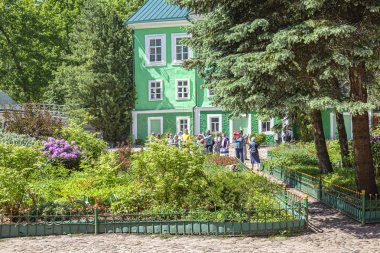 Kutsal Dormition Pskovo-Pechersky Manastırı (Pskov-Mağara Manastırı). Tapınak kompleksi