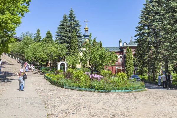 Santa Dormição Mosteiro Pskovo Pechersky Mosteiro Das Cavernas Pskov Templo — Fotografia de Stock