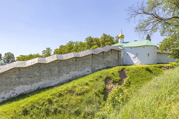 Heliga Dormition Pskovo Pechersky Kloster Pskov Grottor Kloster Fästningsväggar — Stockfoto