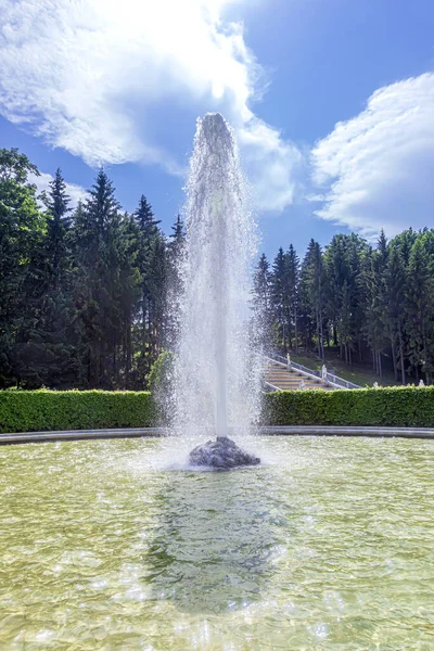 Peterhof. Brunnen — Stockfoto