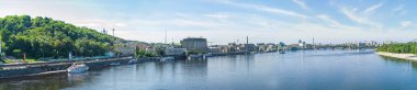Dinyeper Nehri 'nin Panoraması. Kiev şehri