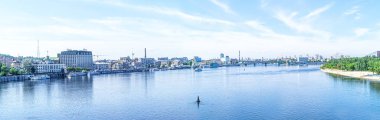 Dinyeper Nehri 'nin Panoraması. Kiev şehri