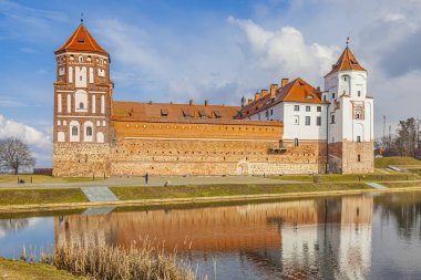 Beyaz Rusya Cumhuriyeti. Bay Castle Kompleksi. Radziwill prenslerinin eski mal varlıkları. 15. yüzyılın sonları