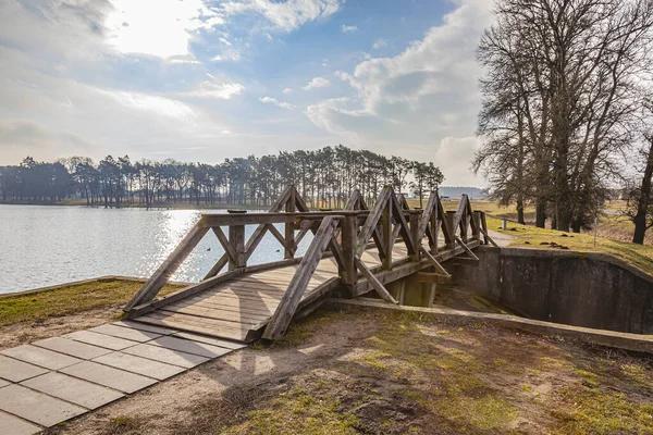 Voetgangersbrug Een Stuwmeer — Stockfoto