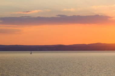 Günbatımı Balaton Gölü