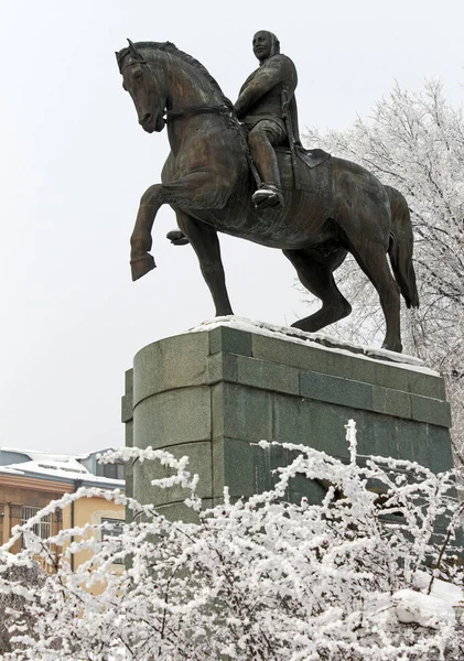Статуя маршала Ивана Баграмяна в Ереване — стоковое фото