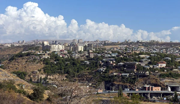 Uitzicht over de stad Yerevan — Stockfoto