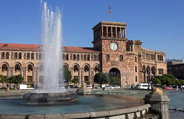 Mooi gebouw in Yerevan. — Stockfoto