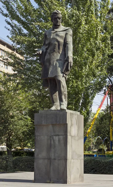 Памятник Александр Грибоедов в Ереване. — стоковое фото