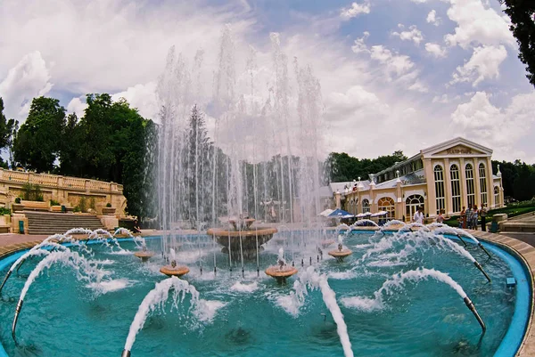 Schöner Brunnen in der Kurstadt Yessentuki — Stockfoto