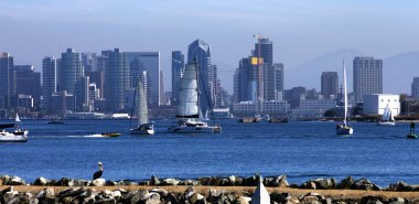 San Diego manzarası Yelkenliler, Amerika ile.